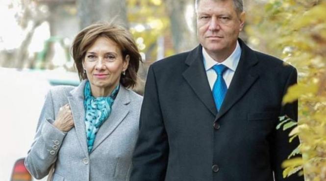 klaus iohannis prima doamna carmen participa slujba paste sibiu