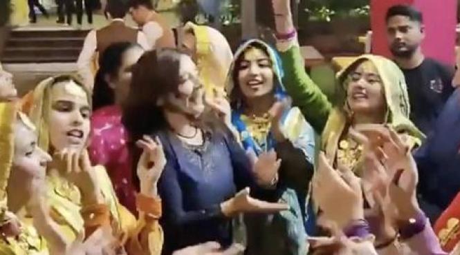 dans viral ambasadoare romania india