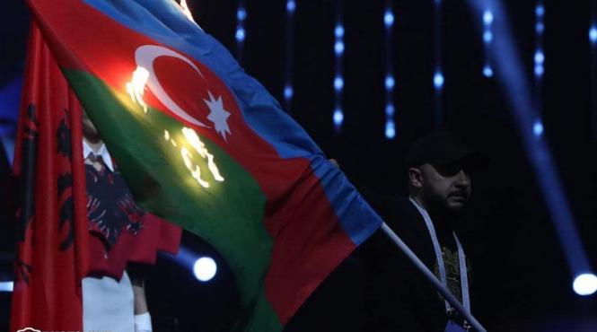 scandal campionat haltere ardere steag azerbaidjan