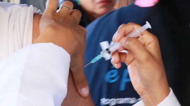 vaccin contra cancer reduce risc deces intarzie reaparitie melanom