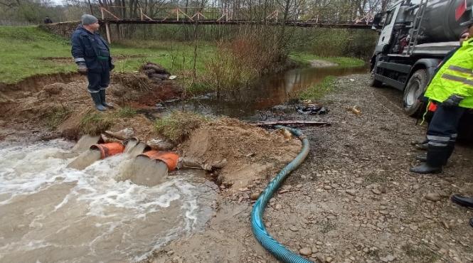 poluare titei scurs conducta rau lopatna