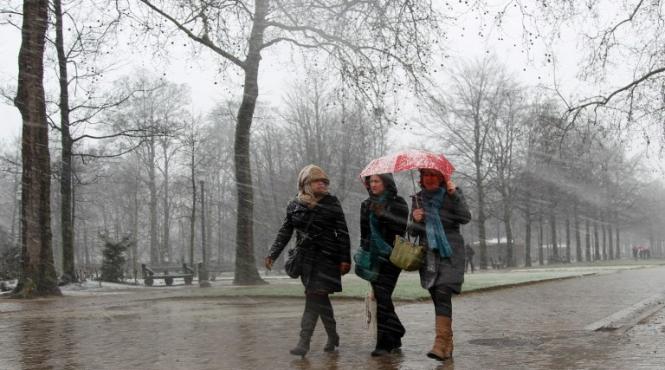 val aer polar romania tornade
