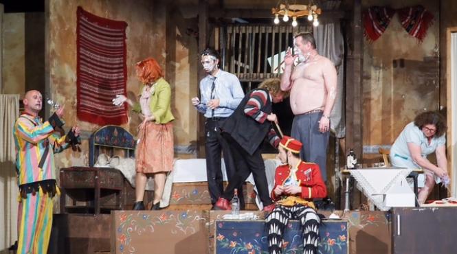 jocul de a vacanta si d ale lolelor premierele lunii mai pe scena digitala