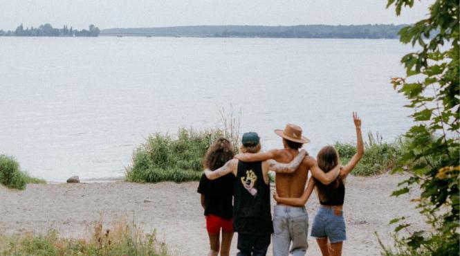 idei de tinute pentru plimbari in natura