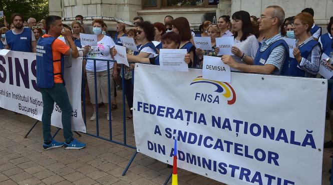 angajatii de la statistica organizeaza pe 11 mai un nou protest la sediul parlamentului romaniei