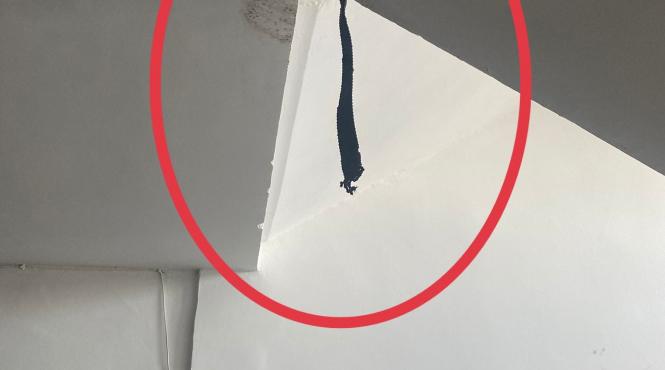 spanzurat dragoste balustrada bloc politisti salvat