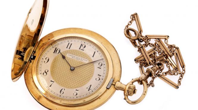 secol istorie licitatie monarhie comunism