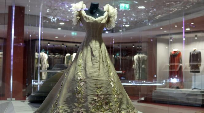 tnb noaptea muzeelor expozitie regina maria