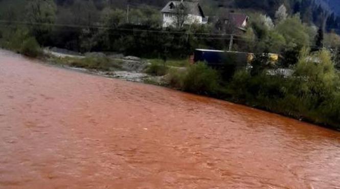 apa rosie poluare raul bistrita mina isipoaia ro alert