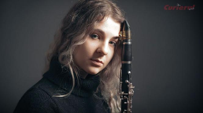 clarinetista ioana tomescu si contrabasistul vlad ratiu invitati in stagiunea de marti seara