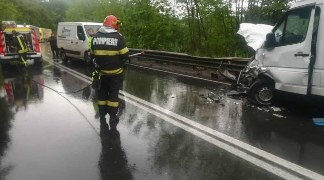 accident timis microbuze ciocnire