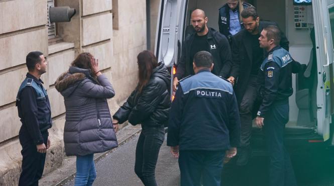 fratii tate in fata instantei arest domiciliu