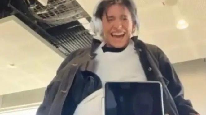 incident inedit australia tanara imbracat haine bagaje pentru evitare taxe