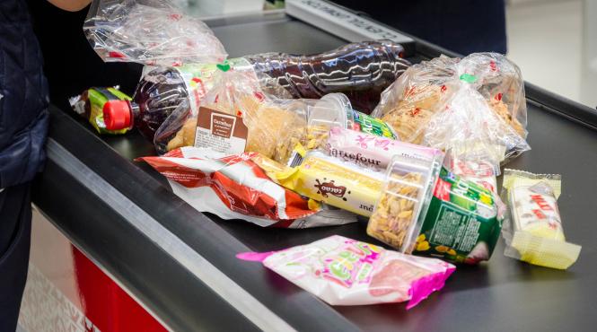 avertisment bnr scade consumul creste presiune salarii