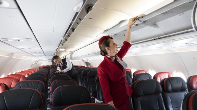 concediere insotitori zbor companie pasageri