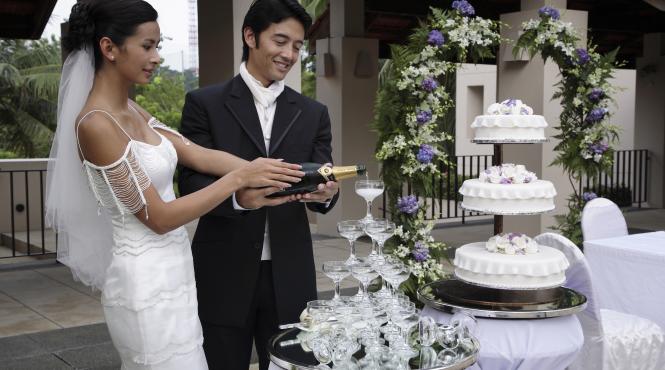 nunta la romani tinerii se imprumuta pentru petreceri fastuoase