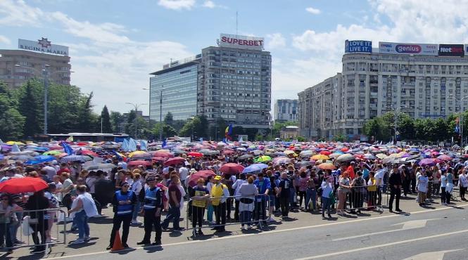 miting proportii dascali 15000 fata guvernului