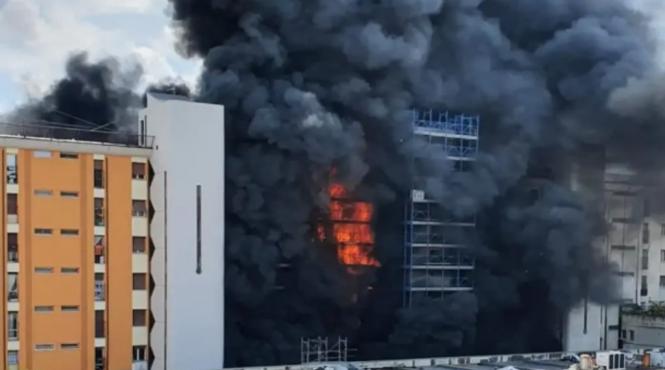 incendiu roma cladire