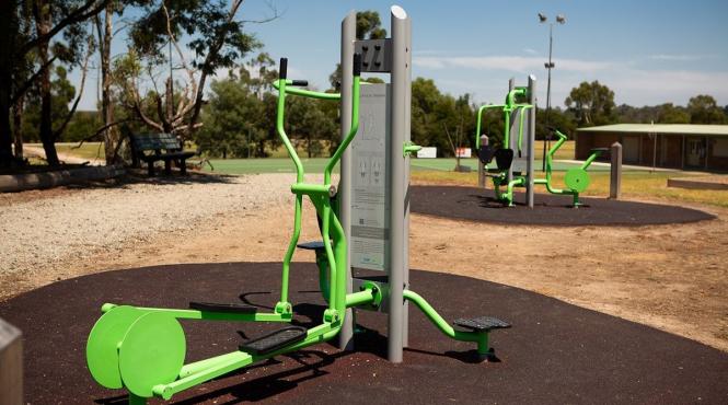 primaria constanta vergil chitac ansambluri fitness banci cosuri gunoi