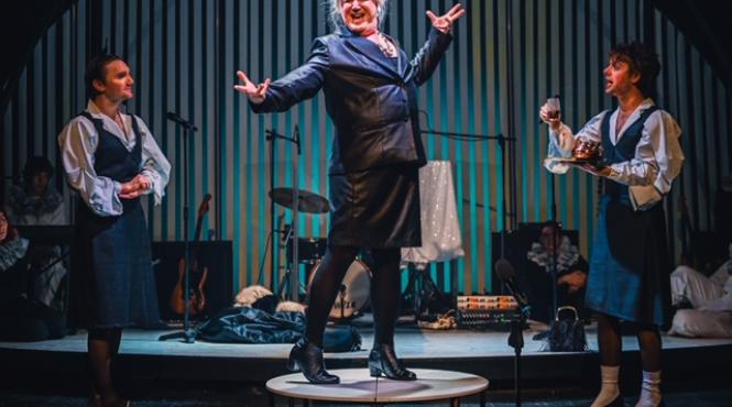 spectacolul cameristele cadou pe scena digitala la aniversarea de 235 de ani a teatrului national radu stanca sibiu