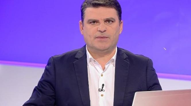 am scris sute de editoriale si de articole la jurnalul e parte din viata mea