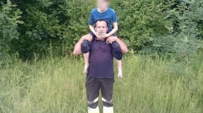 copil bunici padure cautari