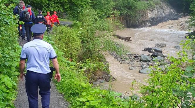 copil disparut tata munte vrancea cautari