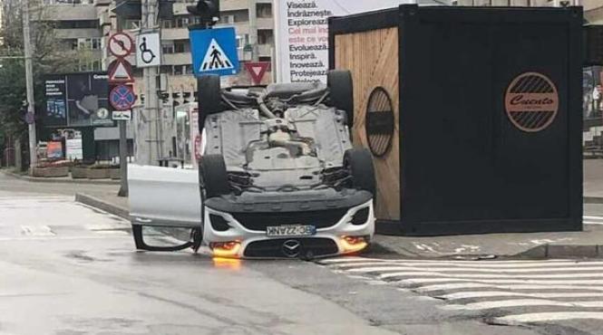 raniti accident bulevard principal iasi masina rasturnata
