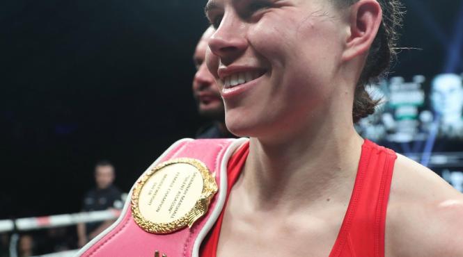 savannah marshall campioana categoria supermijlocie