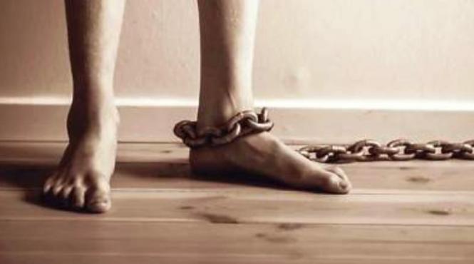 o fata din baraolt tinuta in lanturi 11 ani