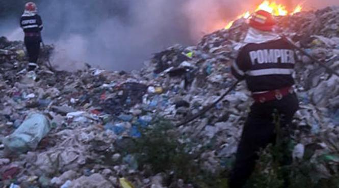 incendiu groapa gunoi pompieri titu