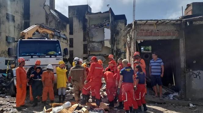 14 morti bloc prabusit brazilia