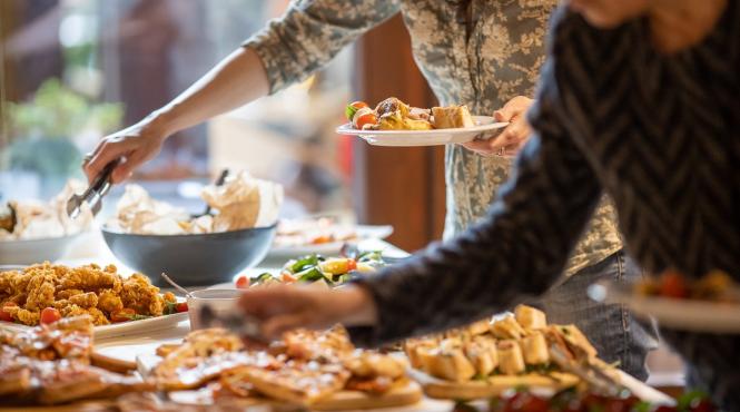 mic dejun vacanta continental englezesc bufet