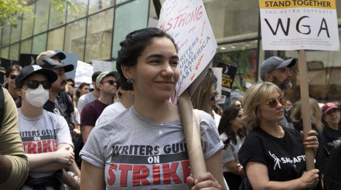 criza hollywood actorii pregatesc greva scenaristii intrerupt munca doua luni