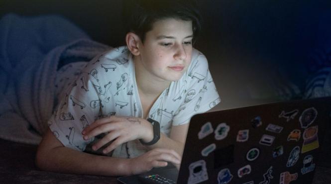 imbolnavire ecrane lumina albastra