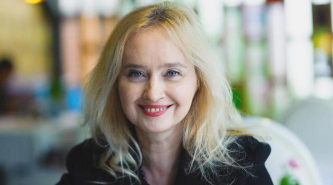 corina ozon generatia hibrid independenti