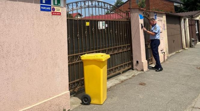 un alt azil din bucuresti a fost inchis din cauza mizeriei si a mancarii cu muste