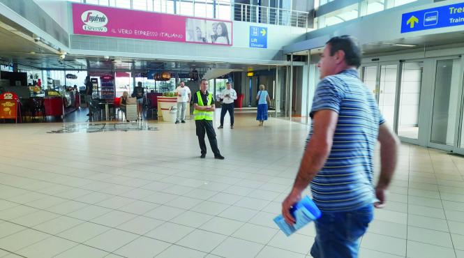 urmarire condamnat aeroport