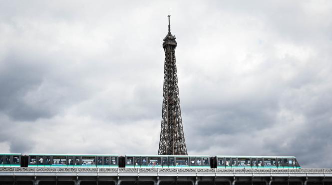 alerta bomba paris turn eiffel evacuat urgent