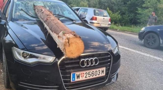 bustean strapuns parbriz masina brasov