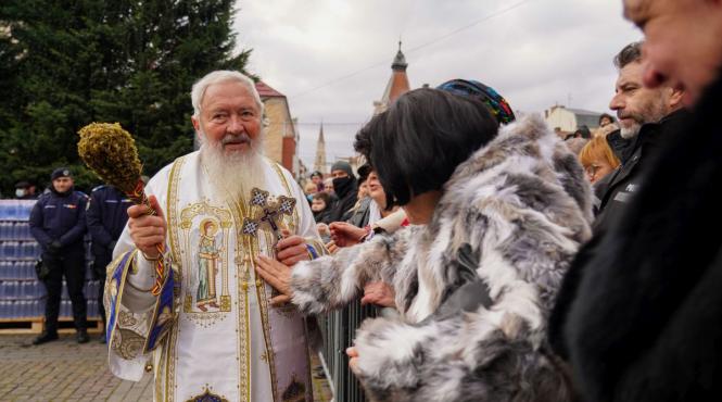 mitropolitul clujului procesiune gherla manastirea nicula