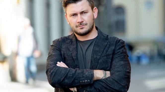 scriitor rus condamnat inchisoare criticat razboi ucraina