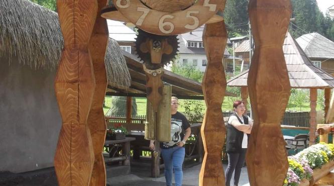 comuna horea apuseni promovata sculptura mesteri lemnari