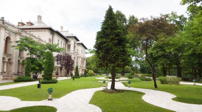 palatul cotroceni iluminat culorile drapelului national ucrainean