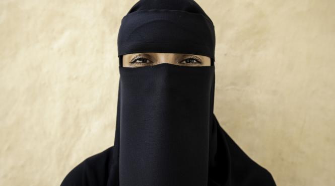 franta interzice imbracaminte musulmana abaya scoli