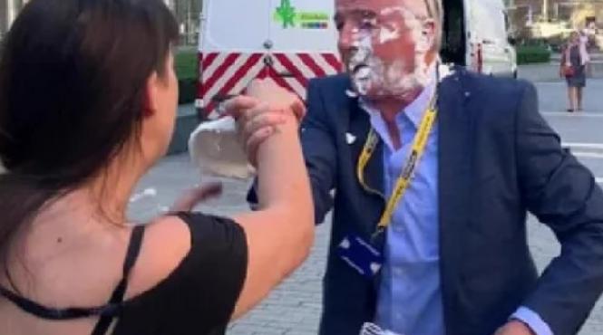 sef ryanair lovit placinte fata protestatari