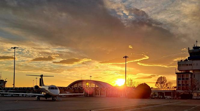 incident aeroportul international mihail kogalniceanu constanta tren aterizare