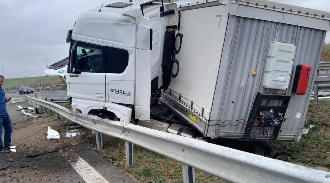 un accident mai putin obisnuit a avut loc pe autostrada a1
