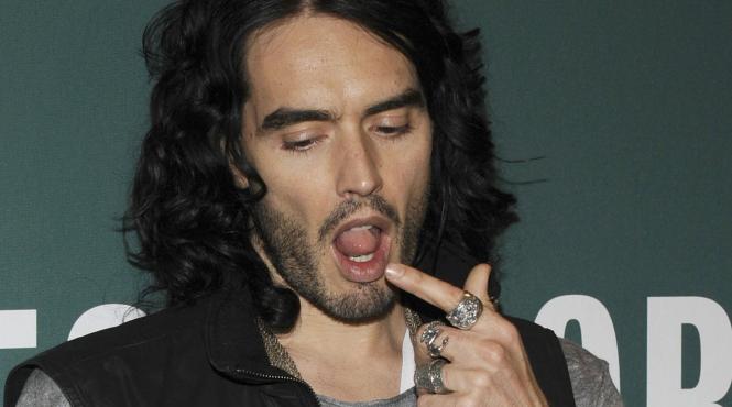 actor russell brand acuzat viol 4 femei agresate sexual