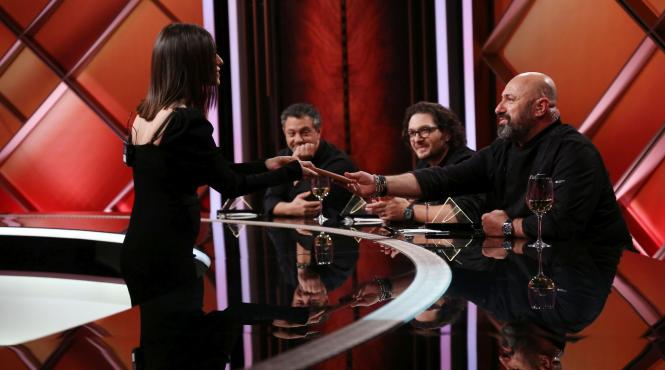 chefi la cutite din nou lider de piata chef scarlatescu a castigat bomba din seif chefii continua auditiile la foc continuu